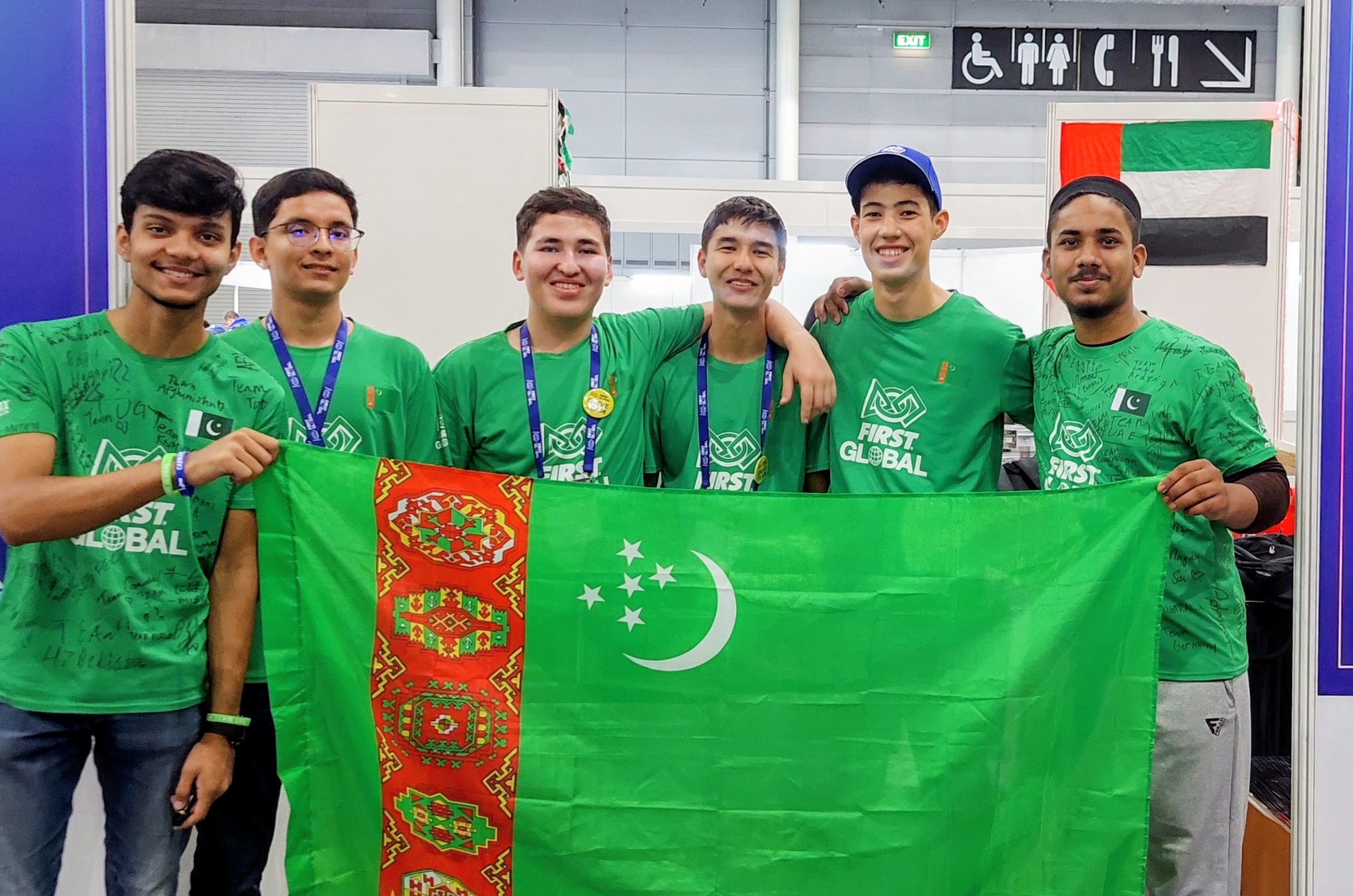 Team Pakistan meeting members of the Turkmenistan team in Singapore